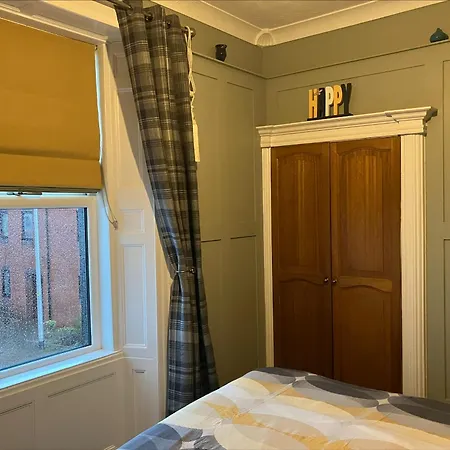 Pensión Cornerhouse 3*